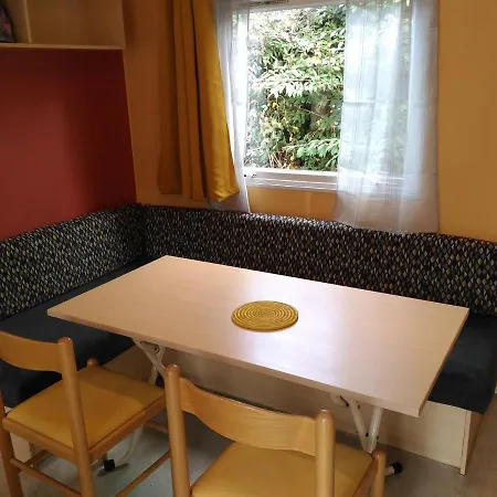 Kemp Mobil-home Au Pied Des Pyrenees