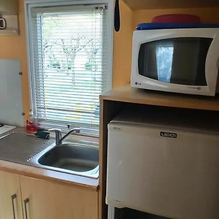 Kemp Mobil-home Au Pied Des Pyrenees *