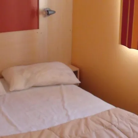 Mobil-home Au Pied Des Pyrenees Kamp alanı